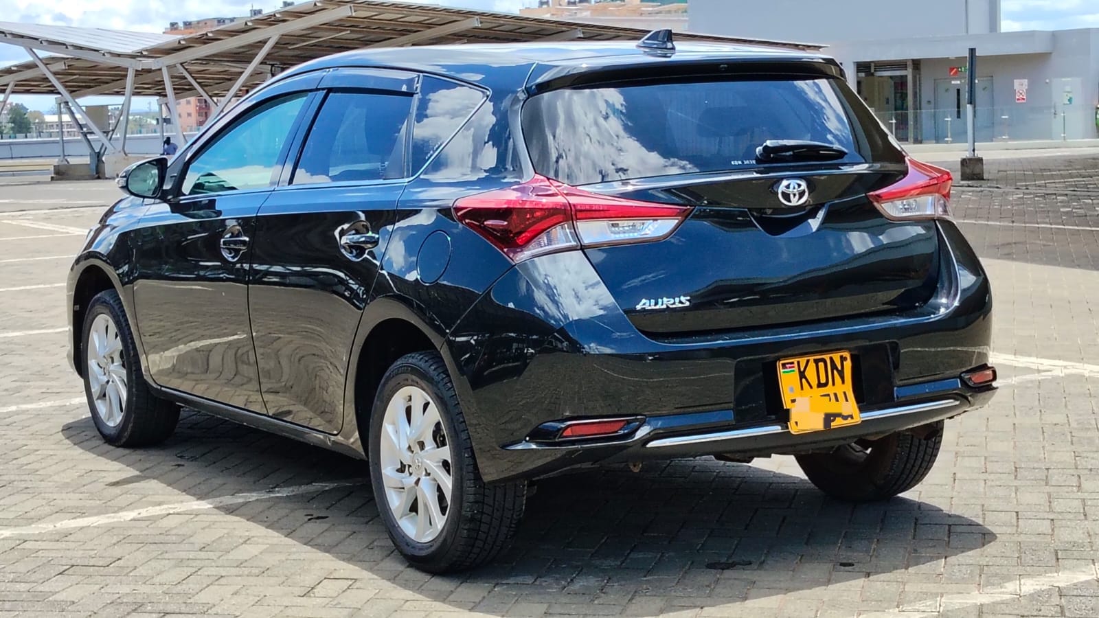 TOYOTA AURIS - 2