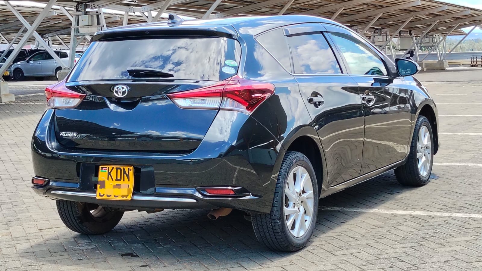 TOYOTA AURIS - 4