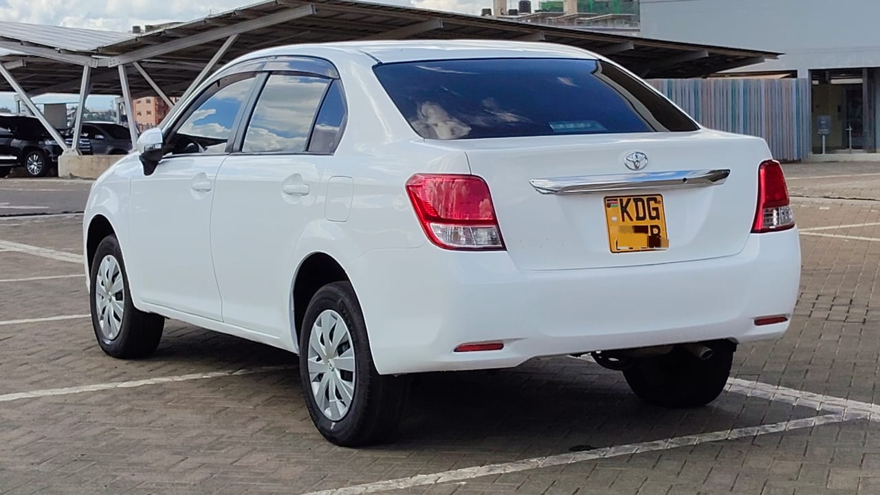 TOYOTA AXIO - 3