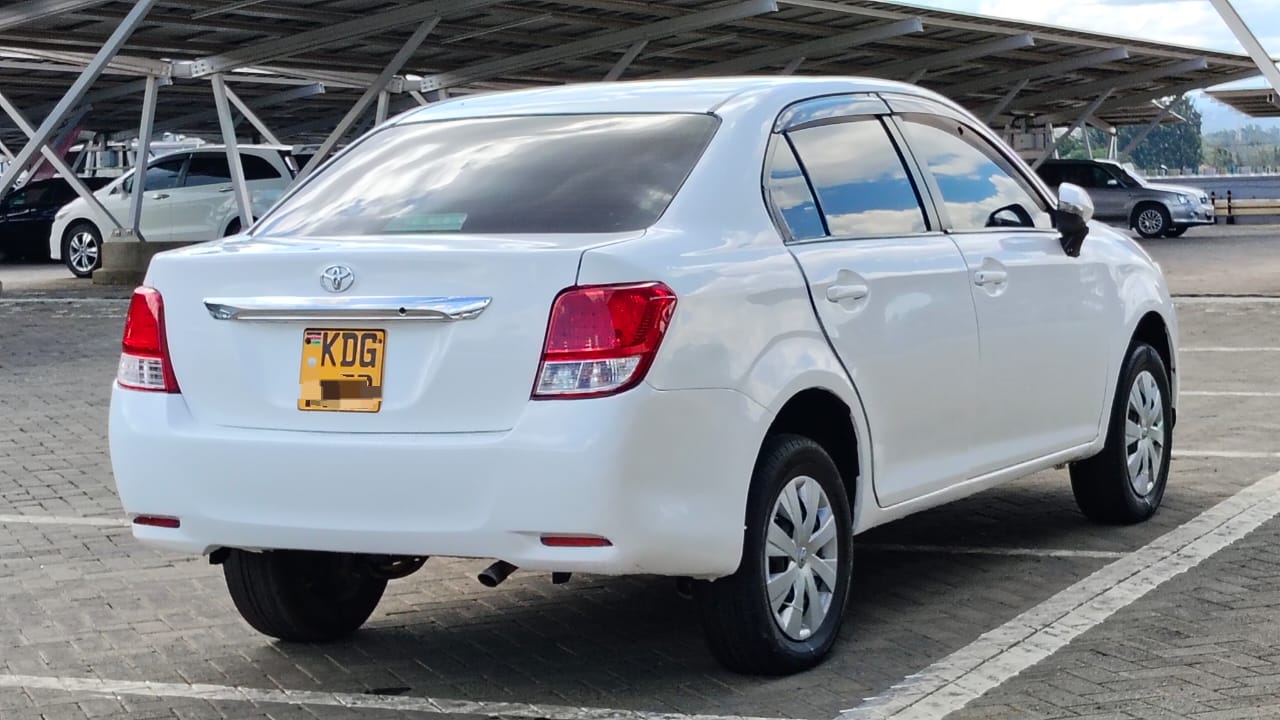 TOYOTA AXIO - 4