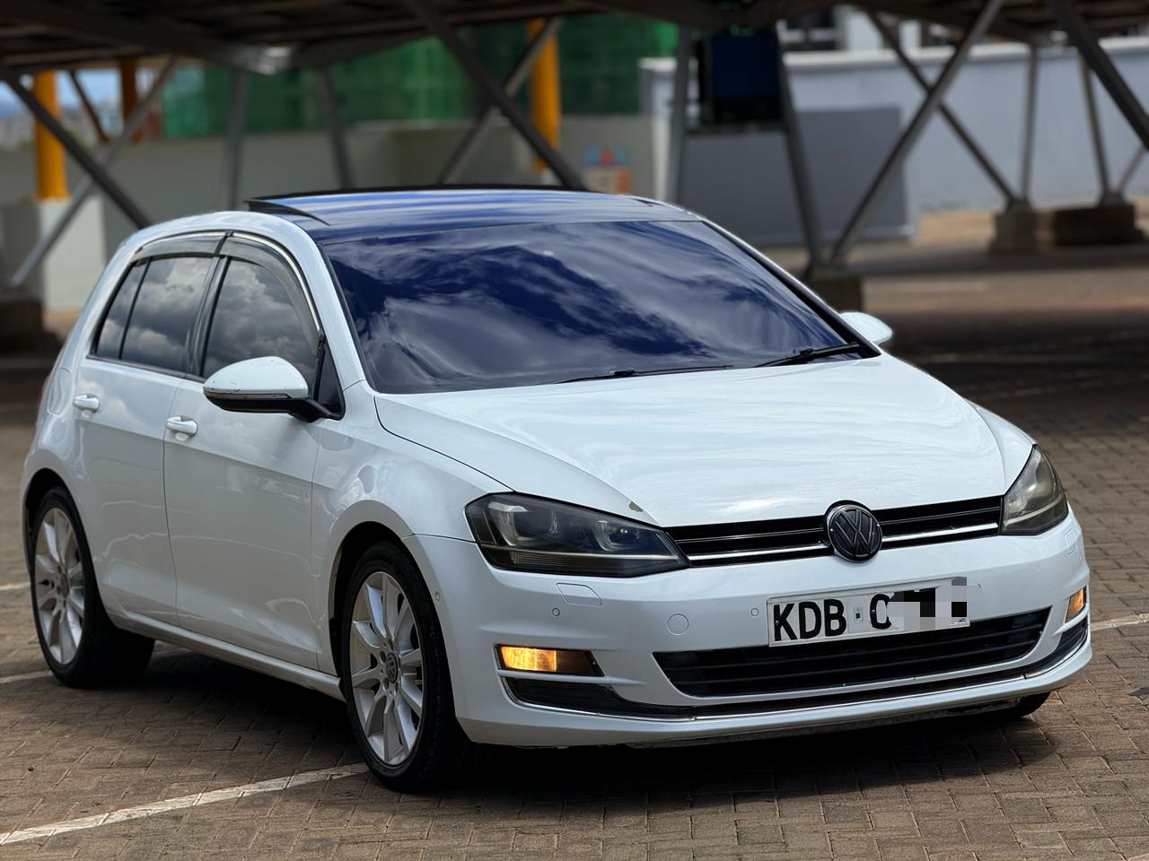 VOLKWAGEN GOLF - 1