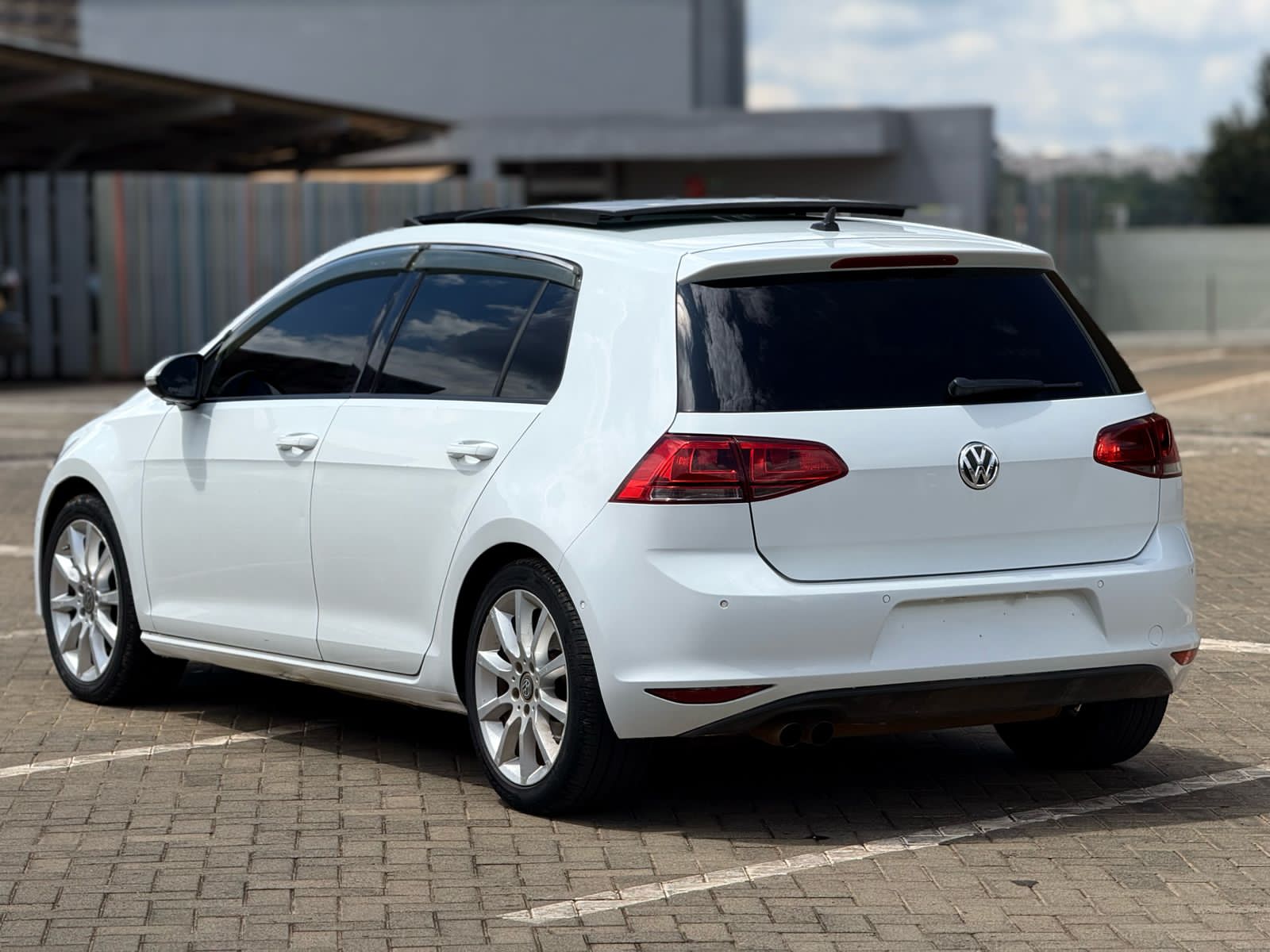 VOLKWAGEN GOLF - 8