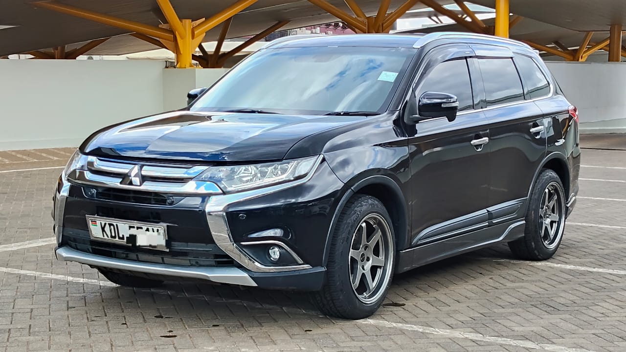 MITSUBISHI OUTLANDER - 1