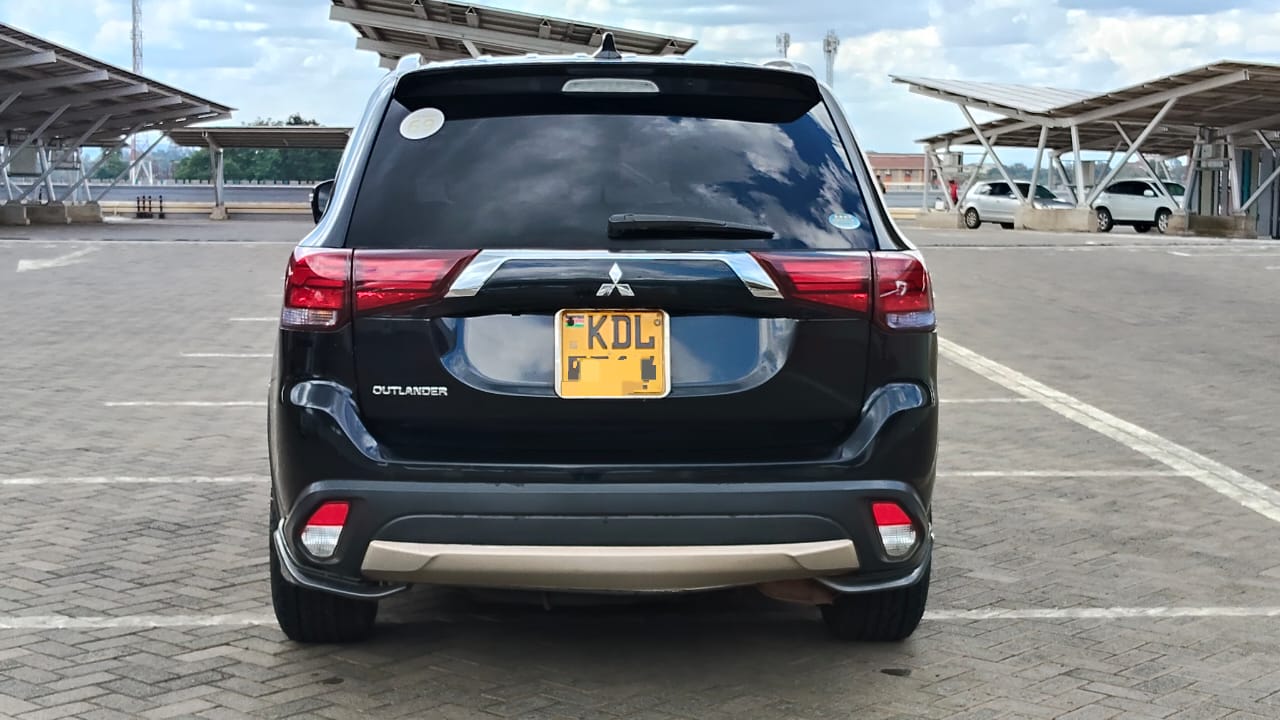 MITSUBISHI OUTLANDER - 2