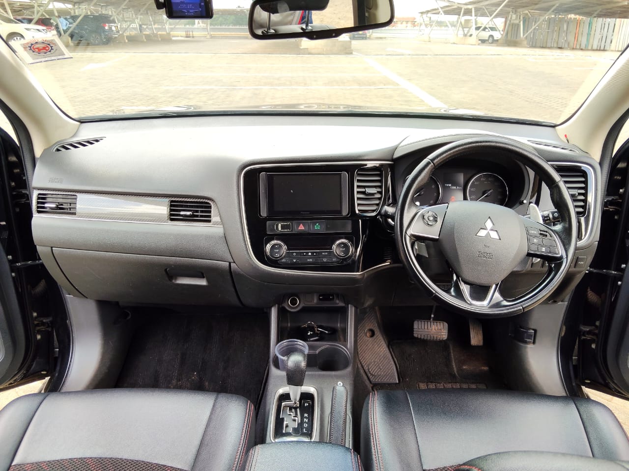 MITSUBISHI OUTLANDER - 7
