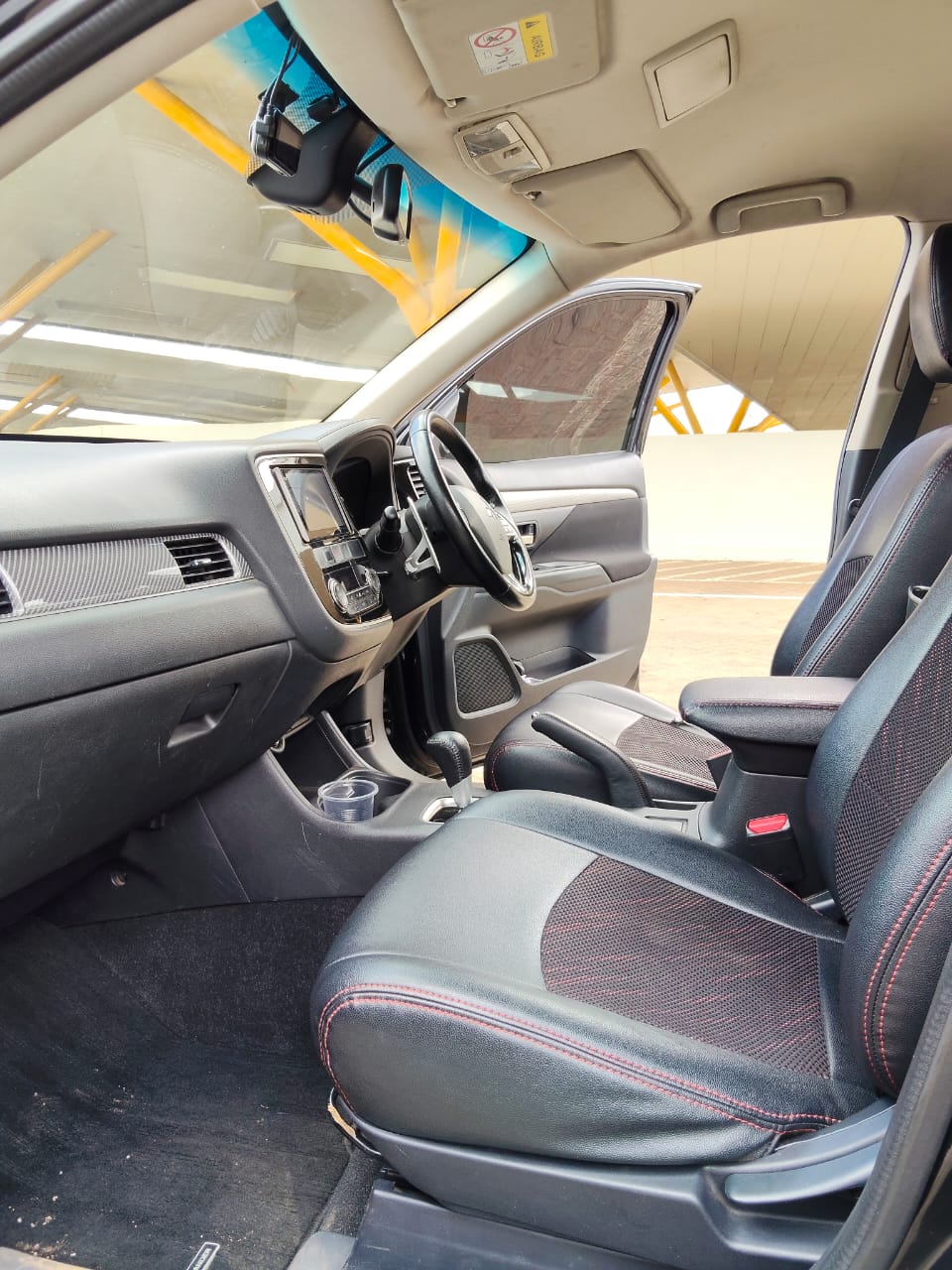 MITSUBISHI OUTLANDER - 8