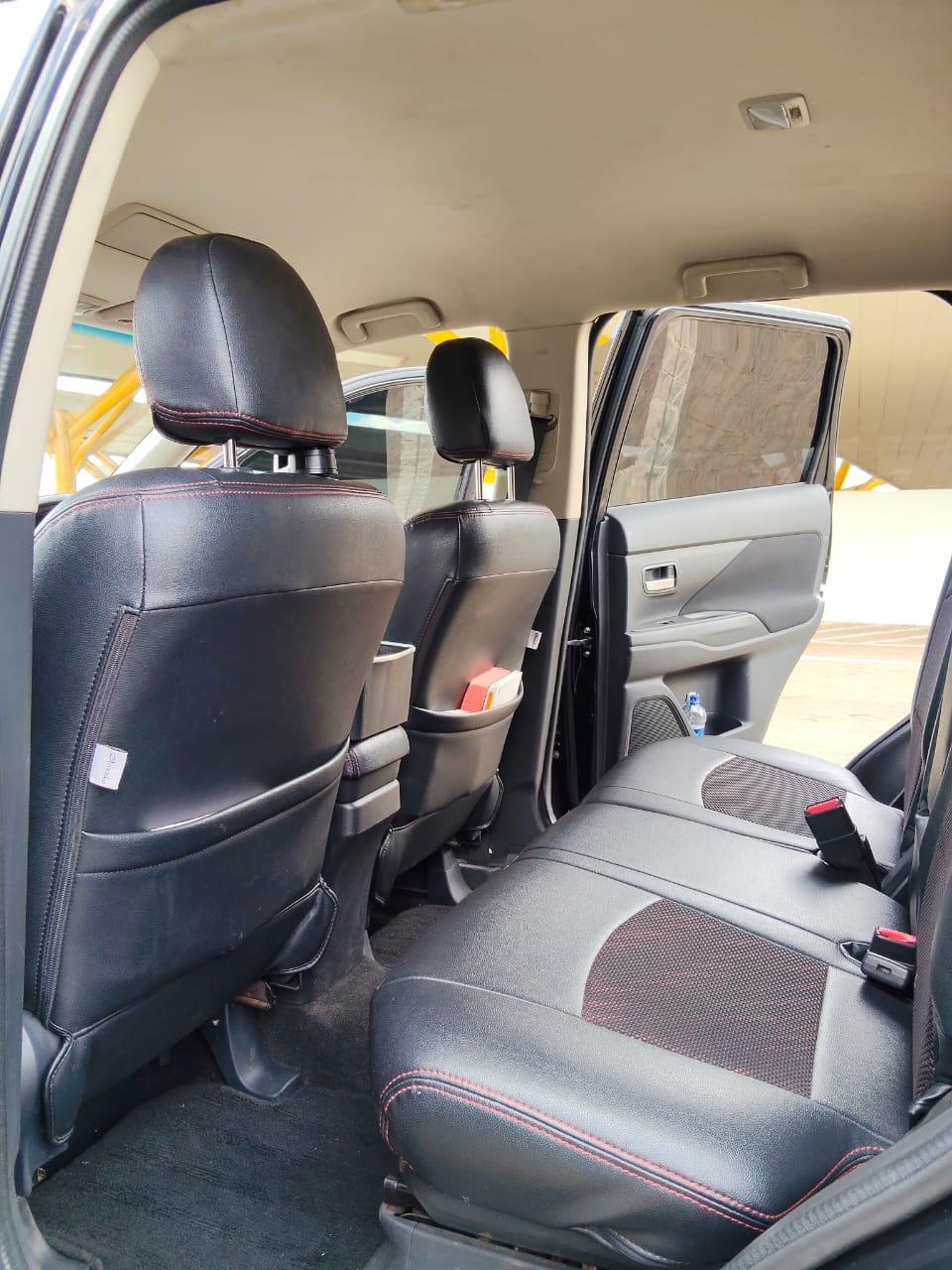 MITSUBISHI OUTLANDER - 9