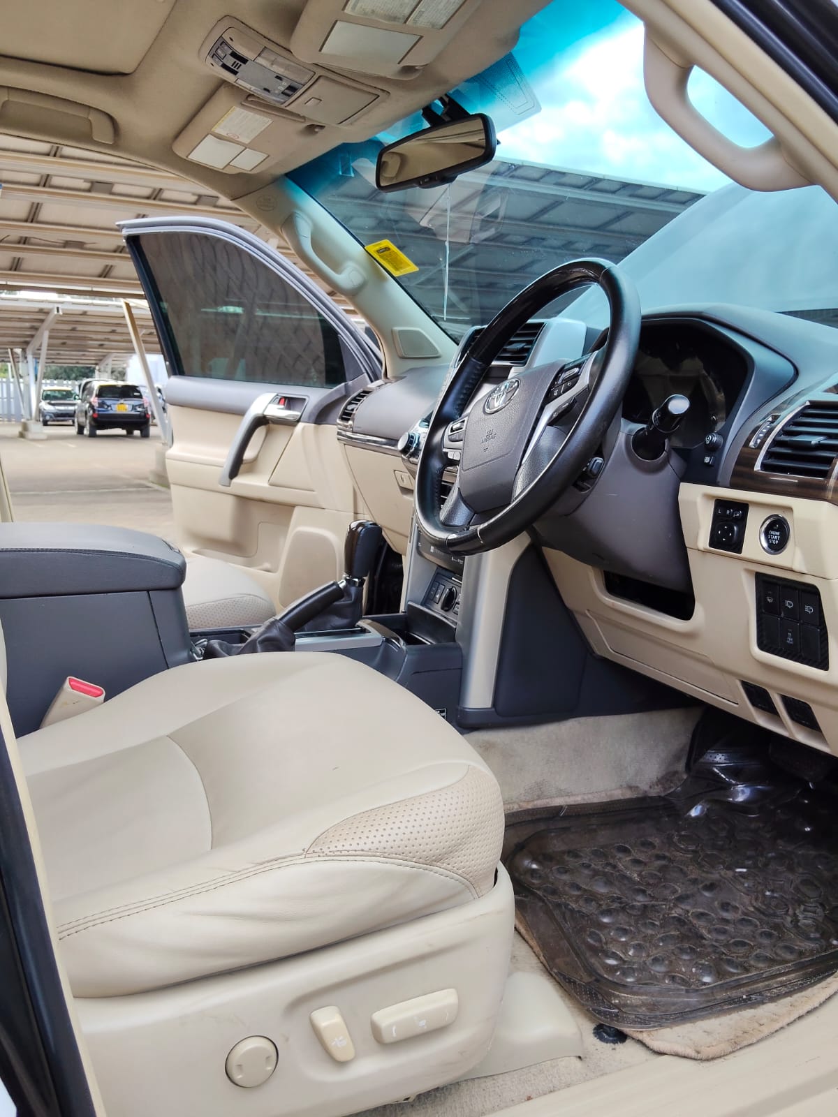 TOYOTA LANDCRUISER - 4