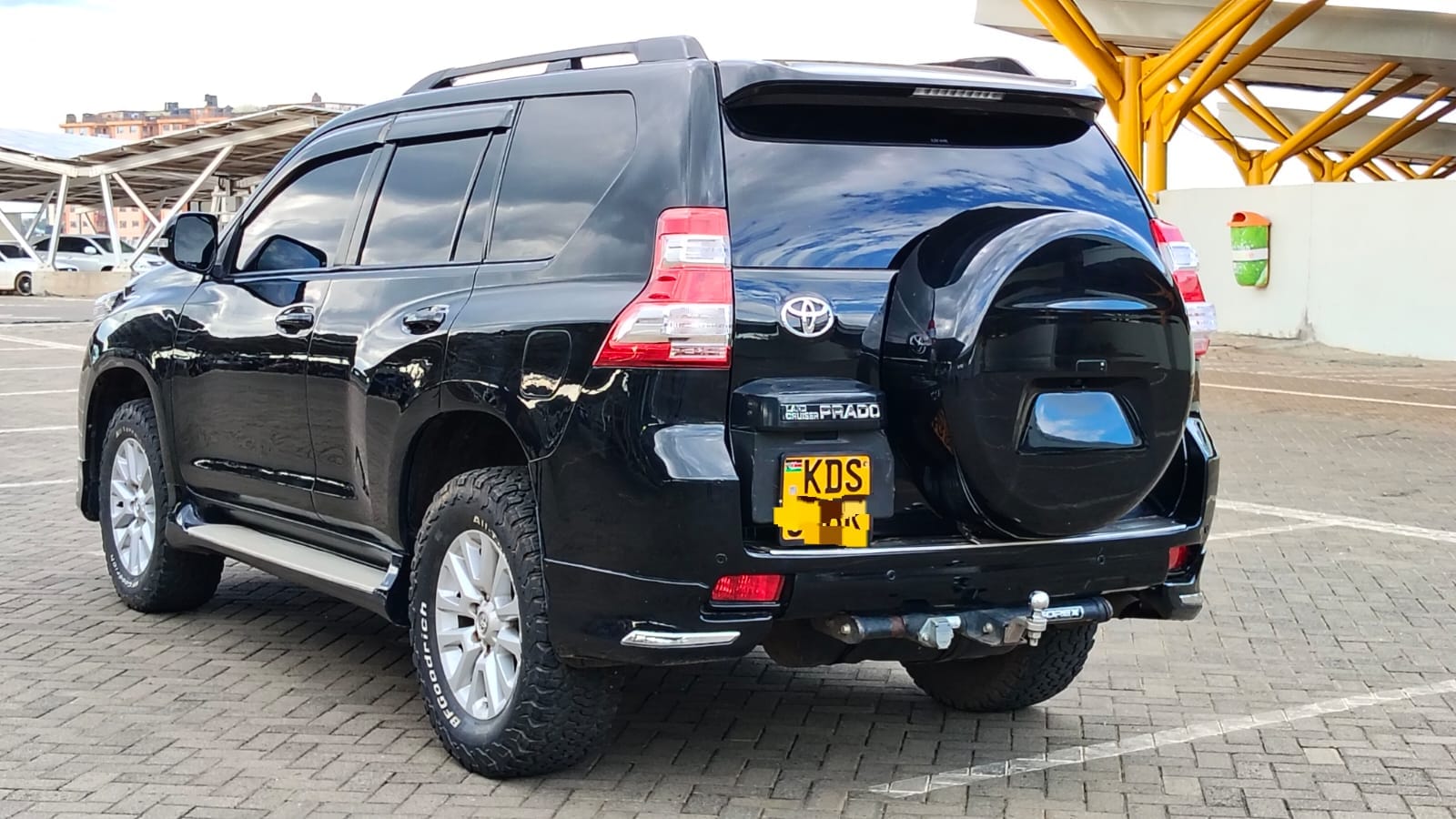 TOYOTA LANDCRUISER - 7
