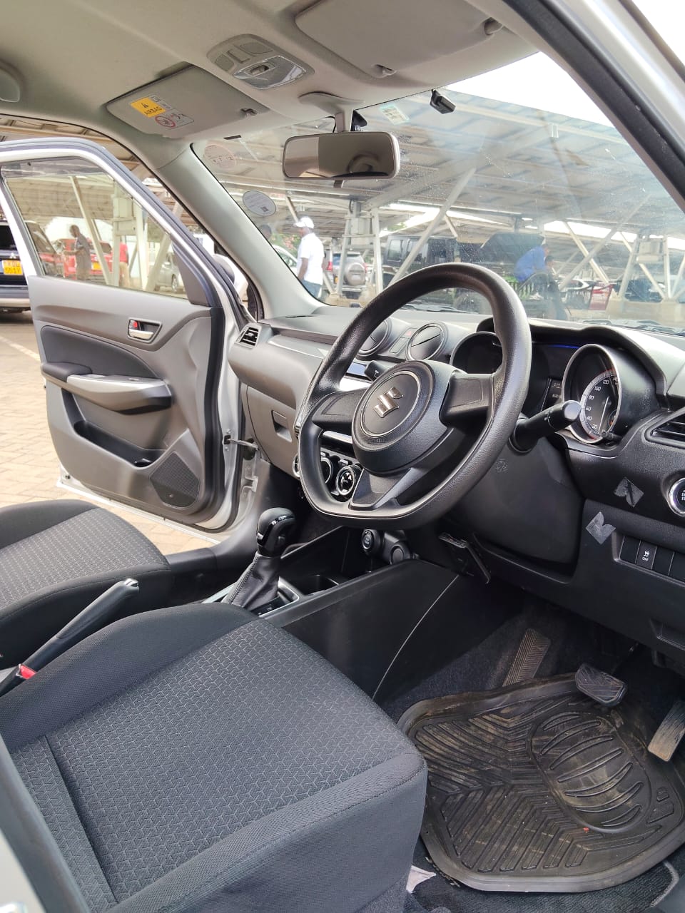 SUZUKI SWIFT - 7