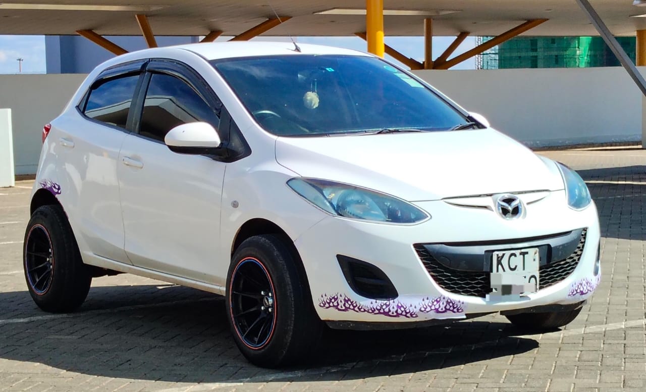 MAZDA DEMIO - 1