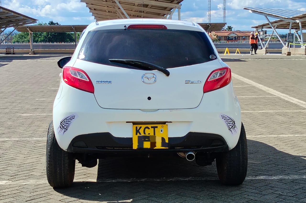 MAZDA DEMIO - 5