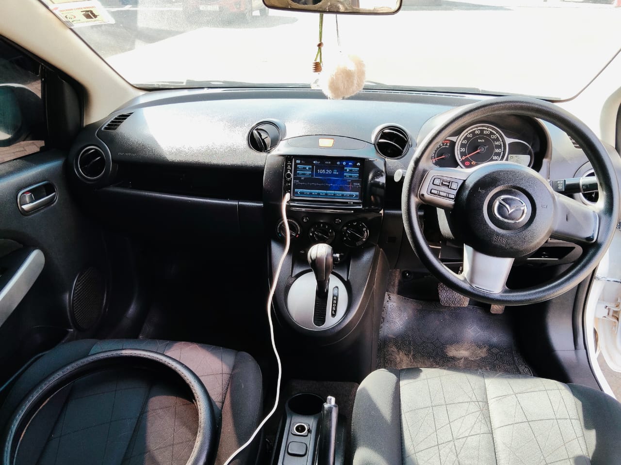 MAZDA DEMIO - 7