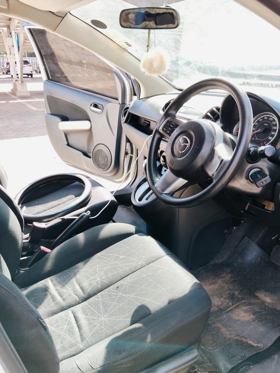 MAZDA DEMIO - 9