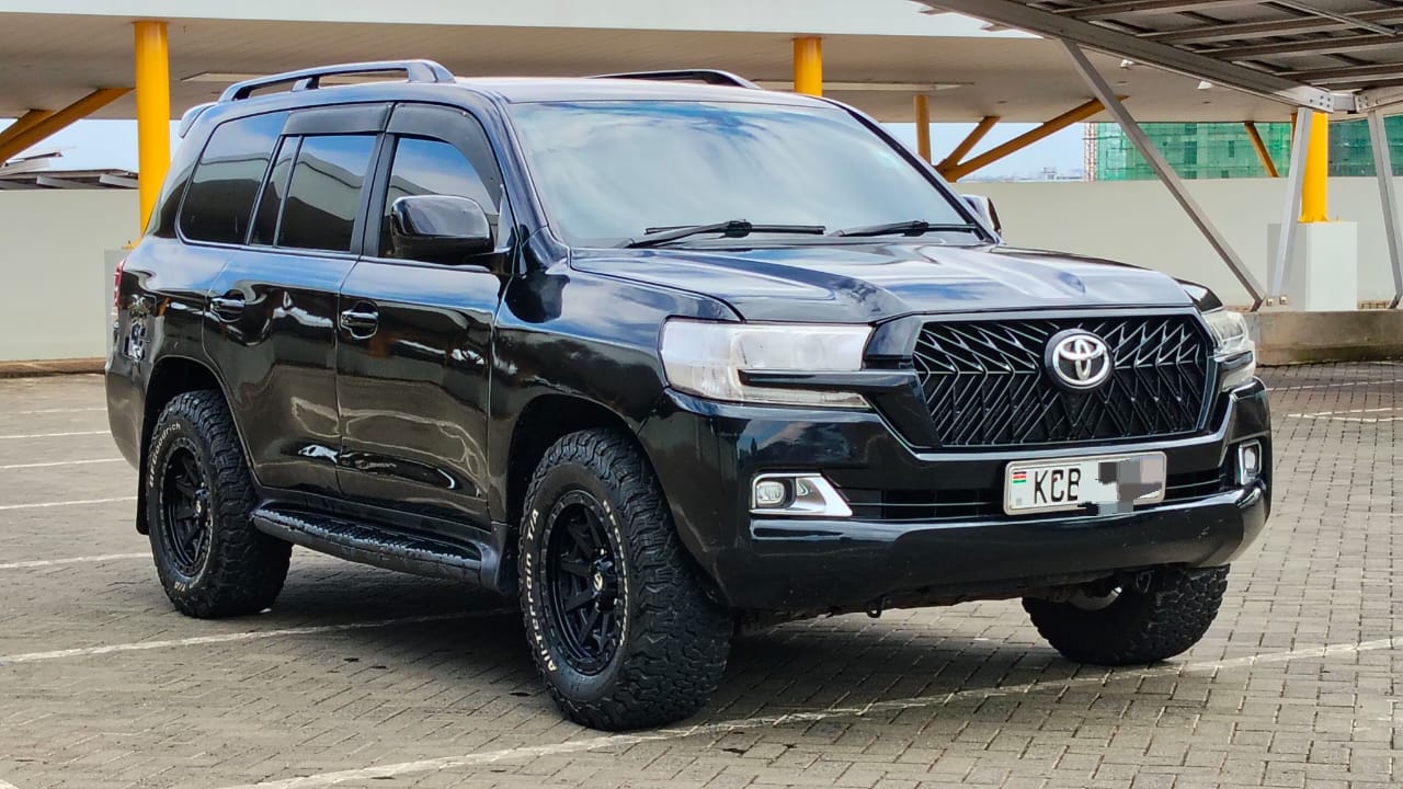 TOYOTA LANDCRUISER V8 - 0