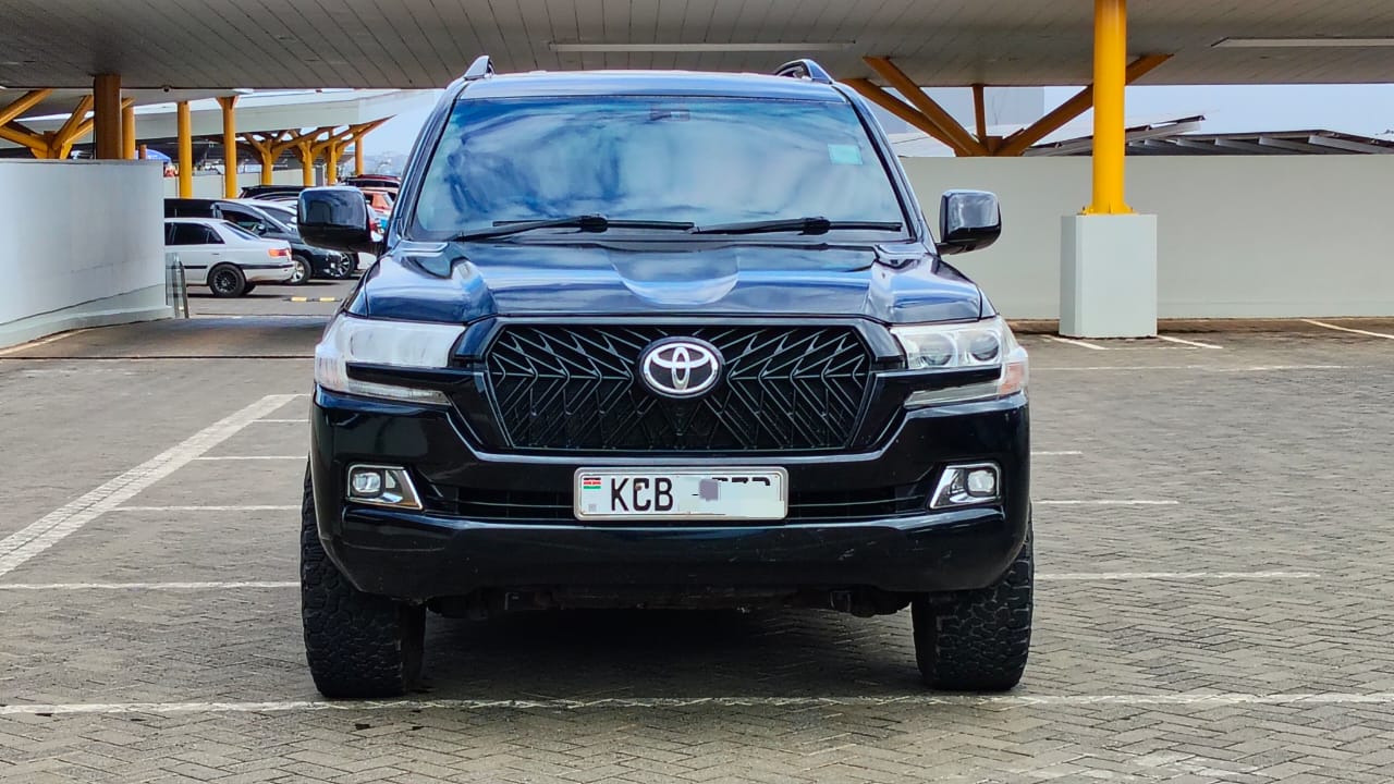 TOYOTA LANDCRUISER V8 - 4