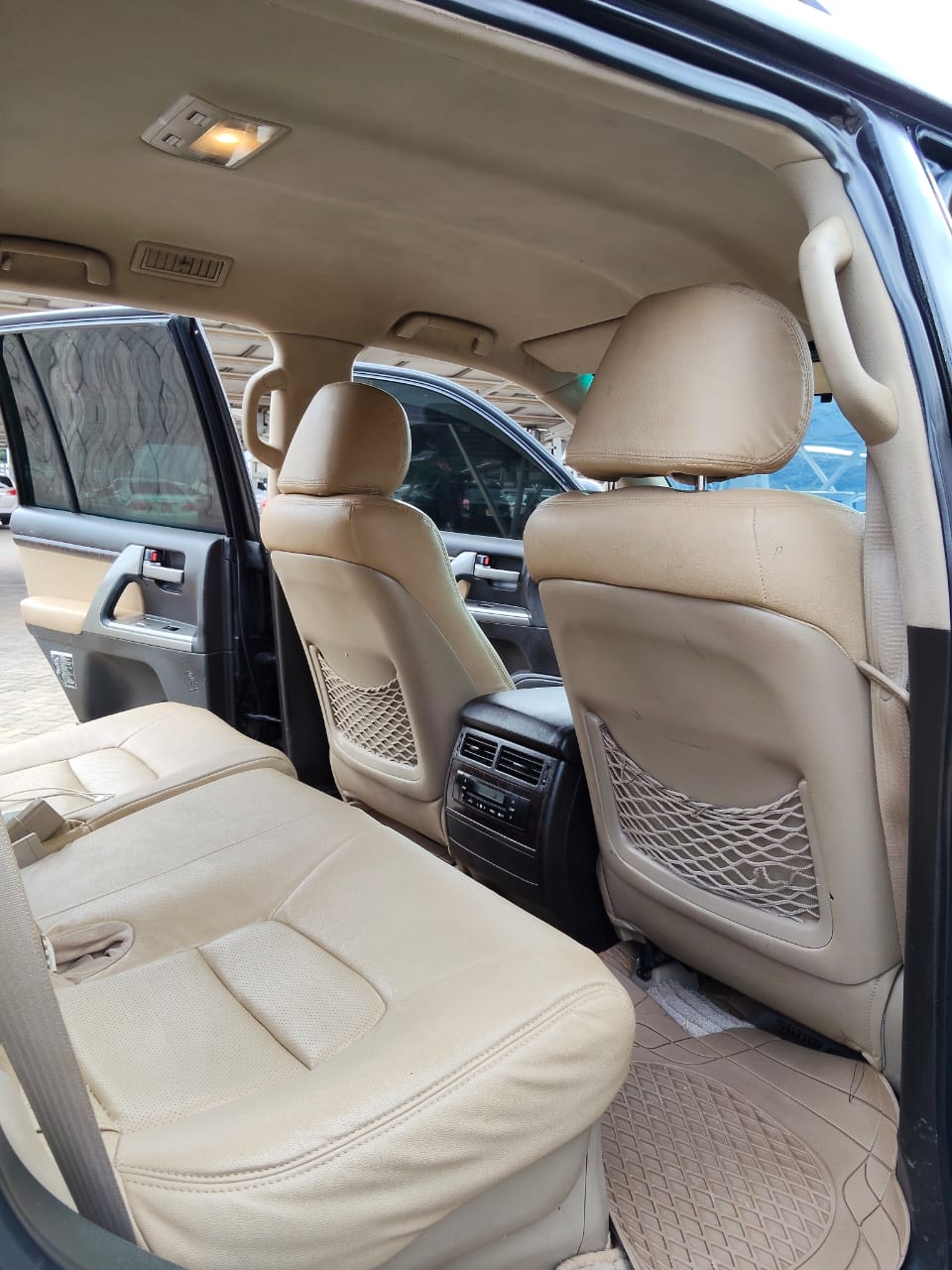 TOYOTA LANDCRUISER V8 - 8