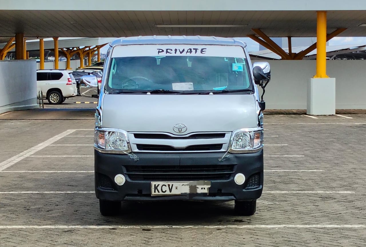 TOYOTA HIACE - 0