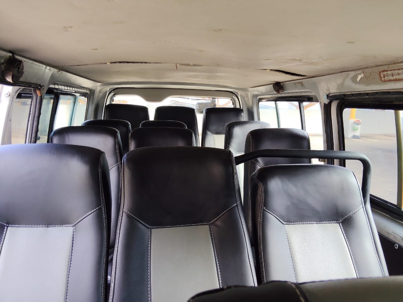 TOYOTA HIACE - 6