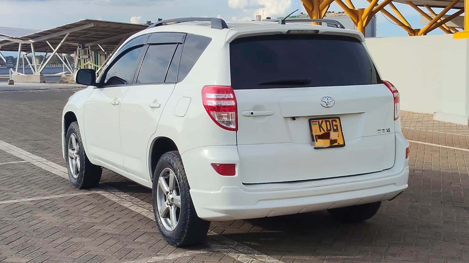 TOYOTA RAV4 - 1
