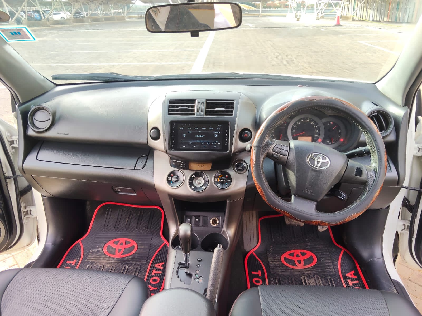 TOYOTA RAV4 - 4