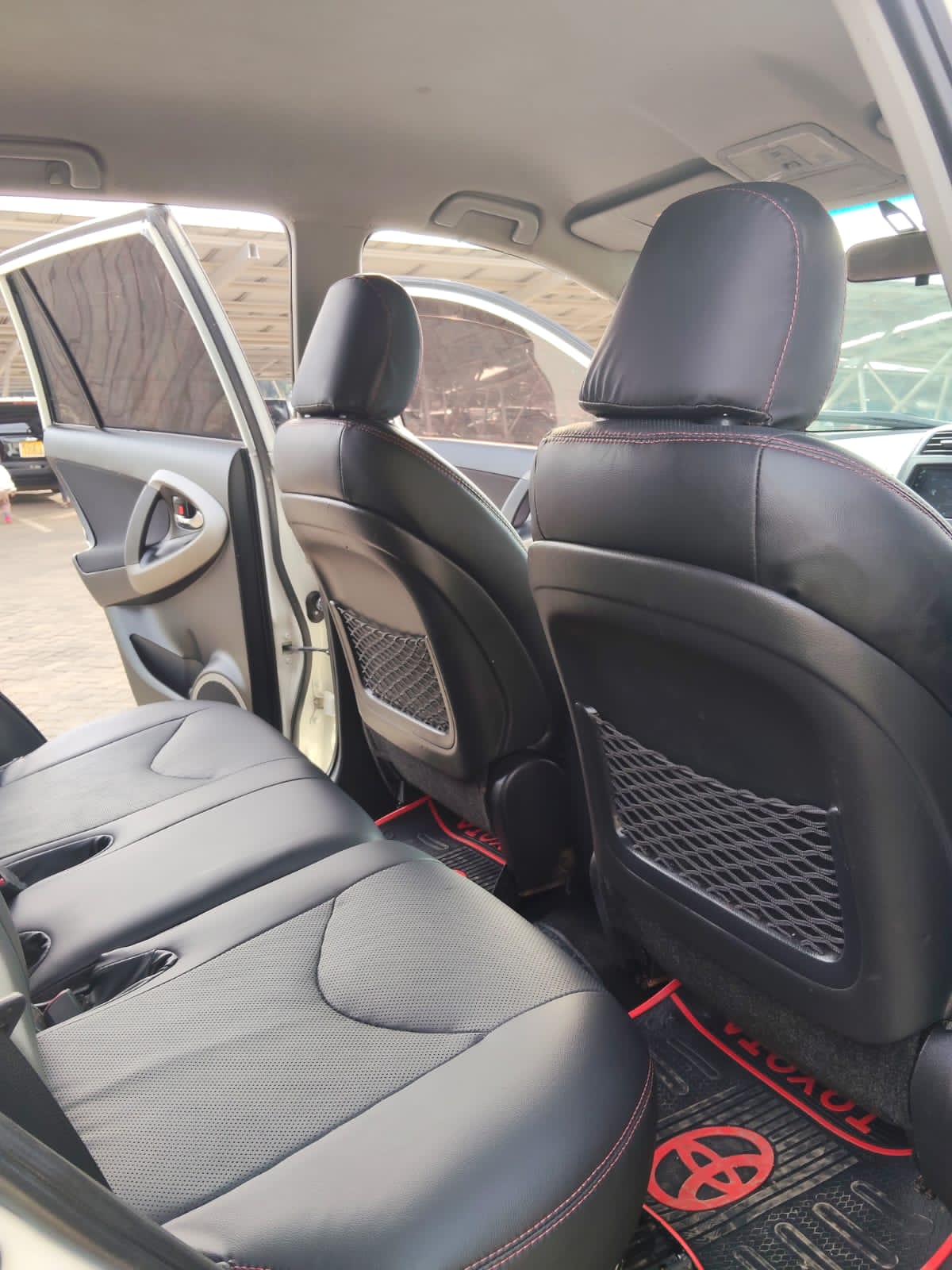 TOYOTA RAV4 - 6