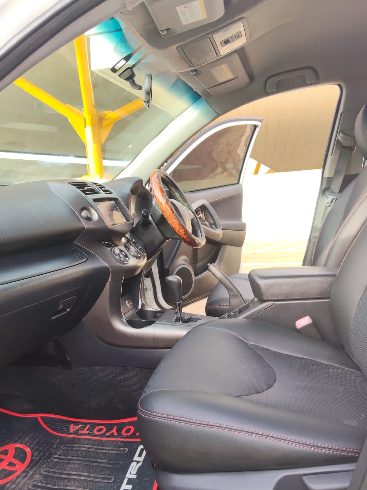 TOYOTA RAV4 - 8