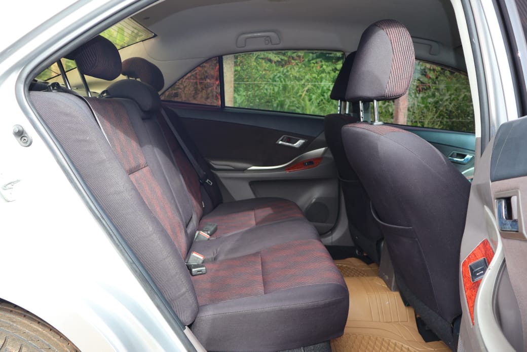 TOYOTA PREMIO - 2