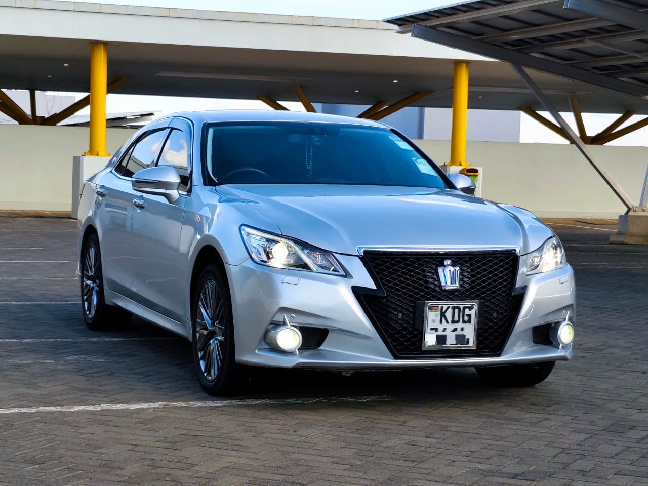 TOYOTA CROWN - 1