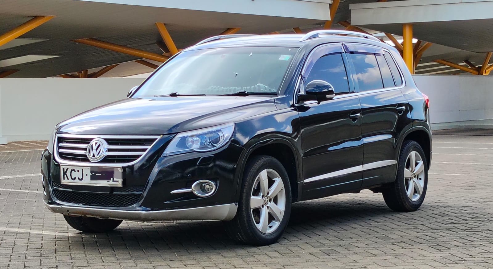 VOLKWAGEN TIGUAN - 4