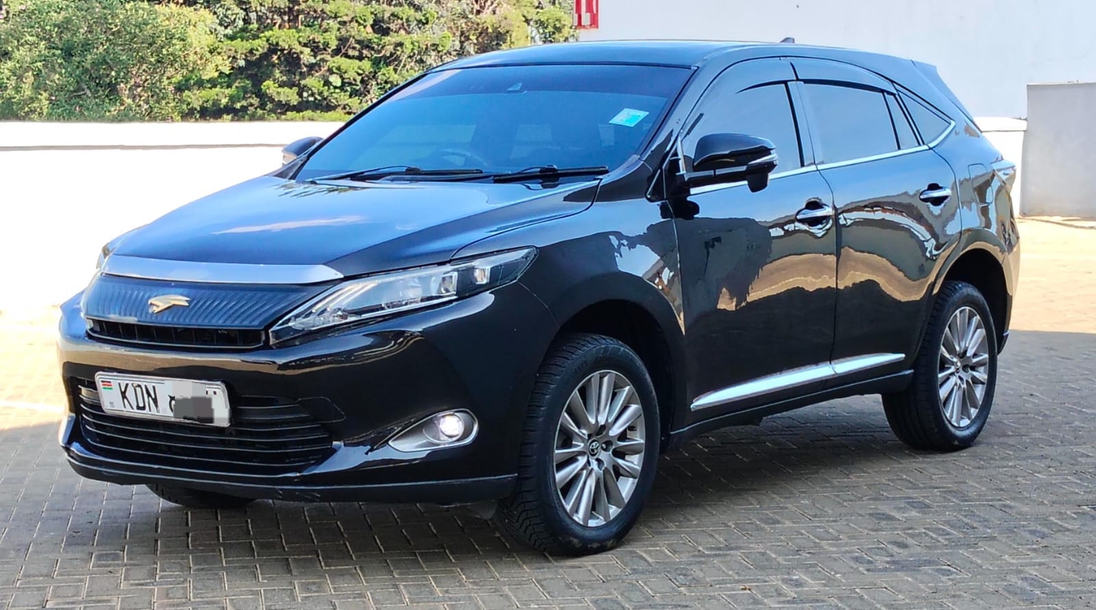 TOYOTA HARRIER - 1