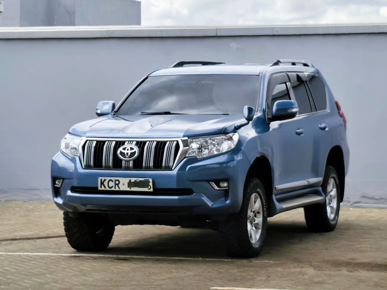 TOYOTA LANDCRUISER PRADO - 1