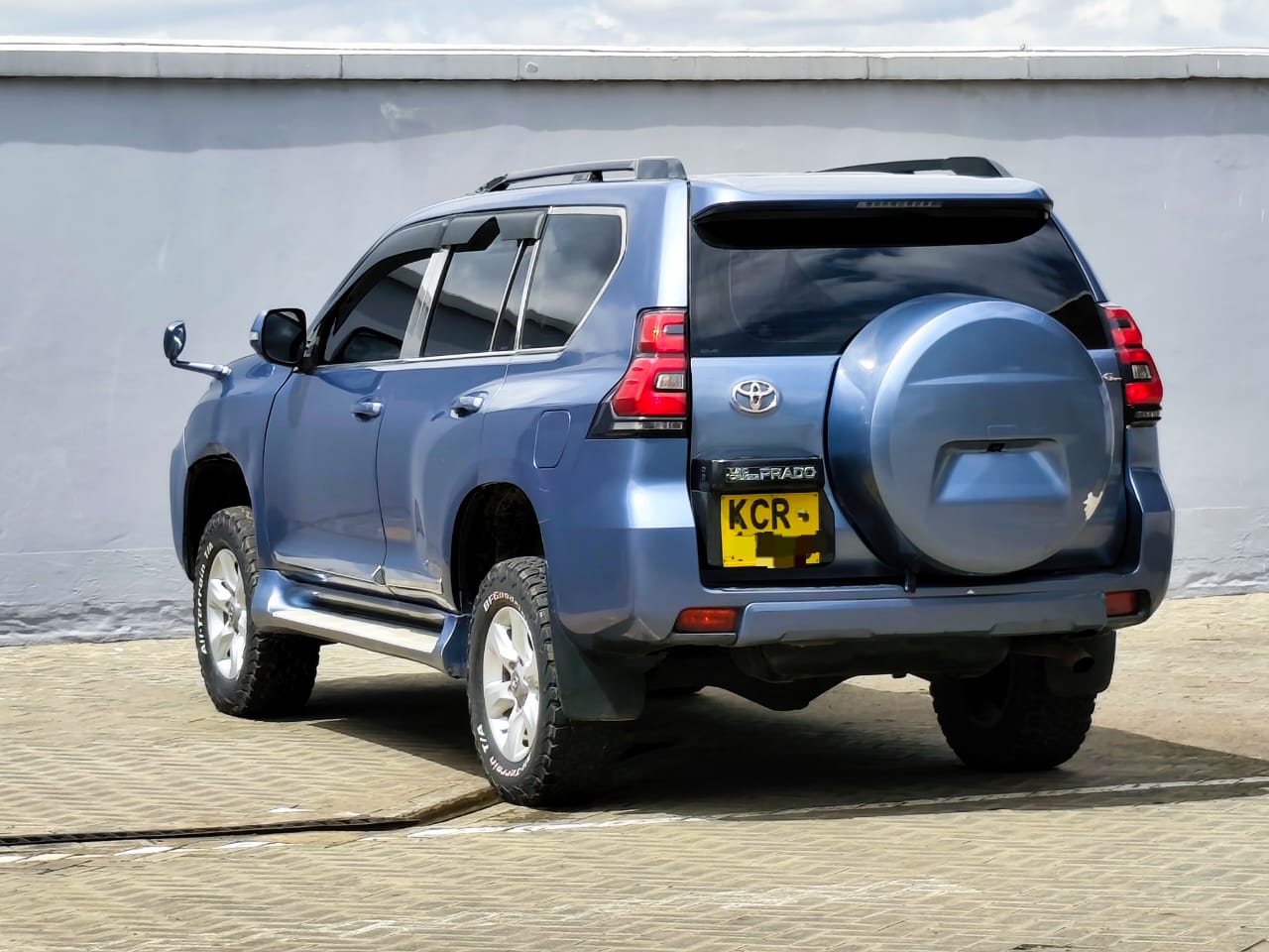 TOYOTA LANDCRUISER PRADO - 5