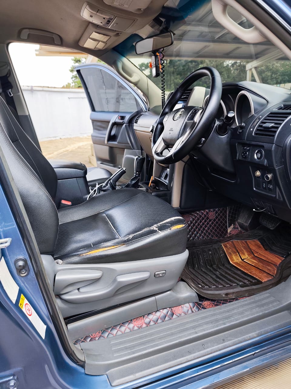 TOYOTA LANDCRUISER PRADO - 7