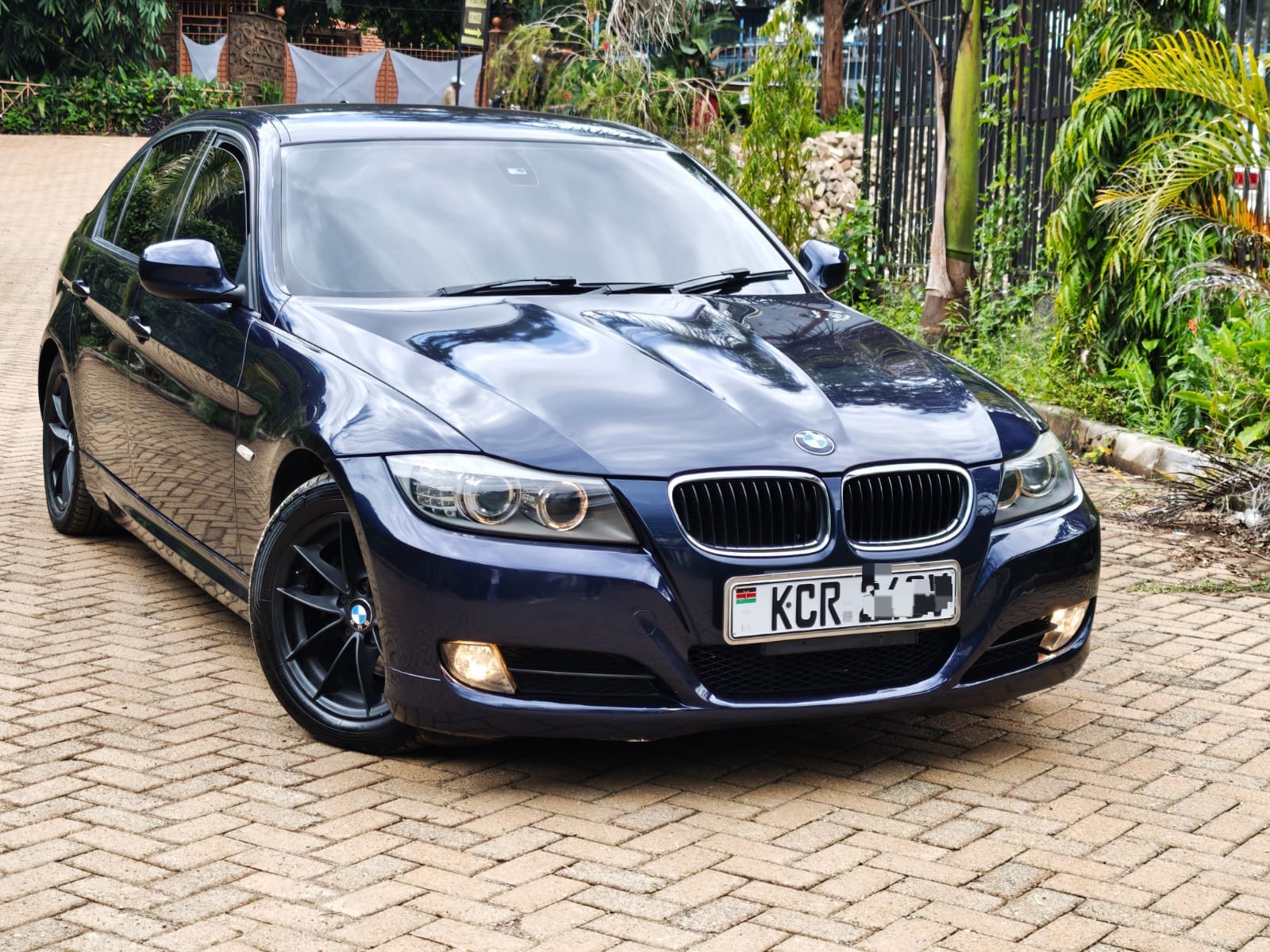 BMW320I - 1