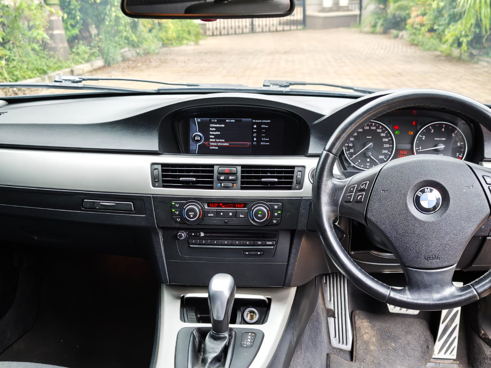 BMW320I - 6