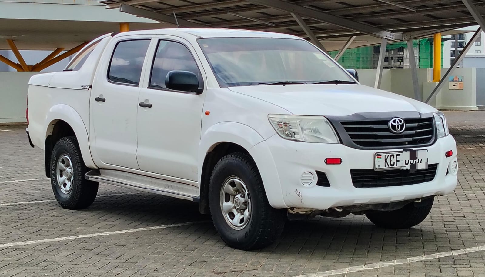 TOYOTA HILLUX - 2