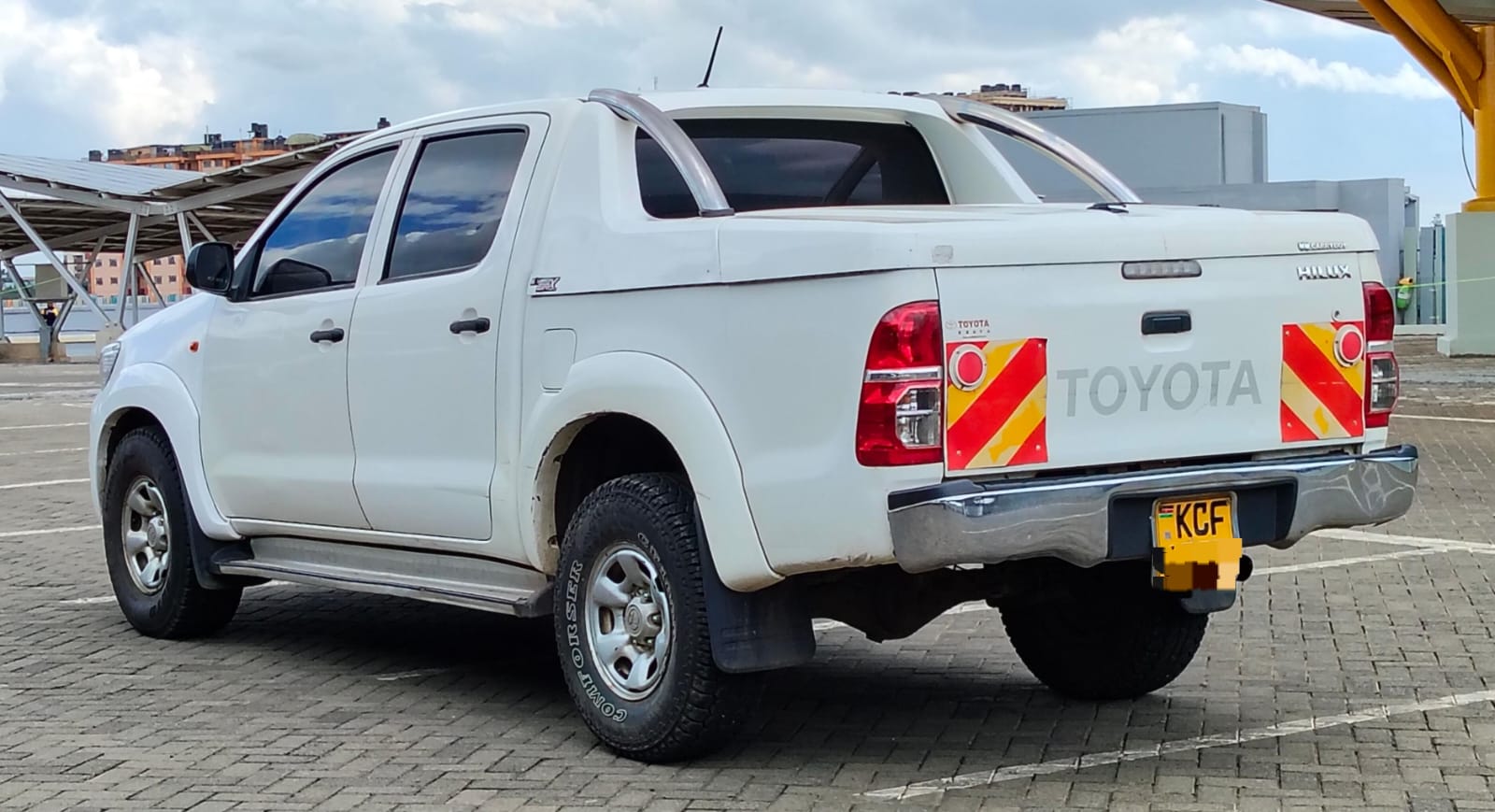 TOYOTA HILLUX - 4