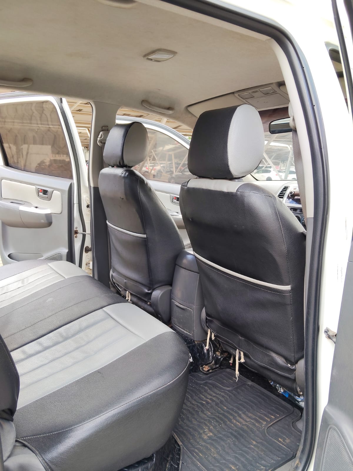 TOYOTA HILLUX - 6