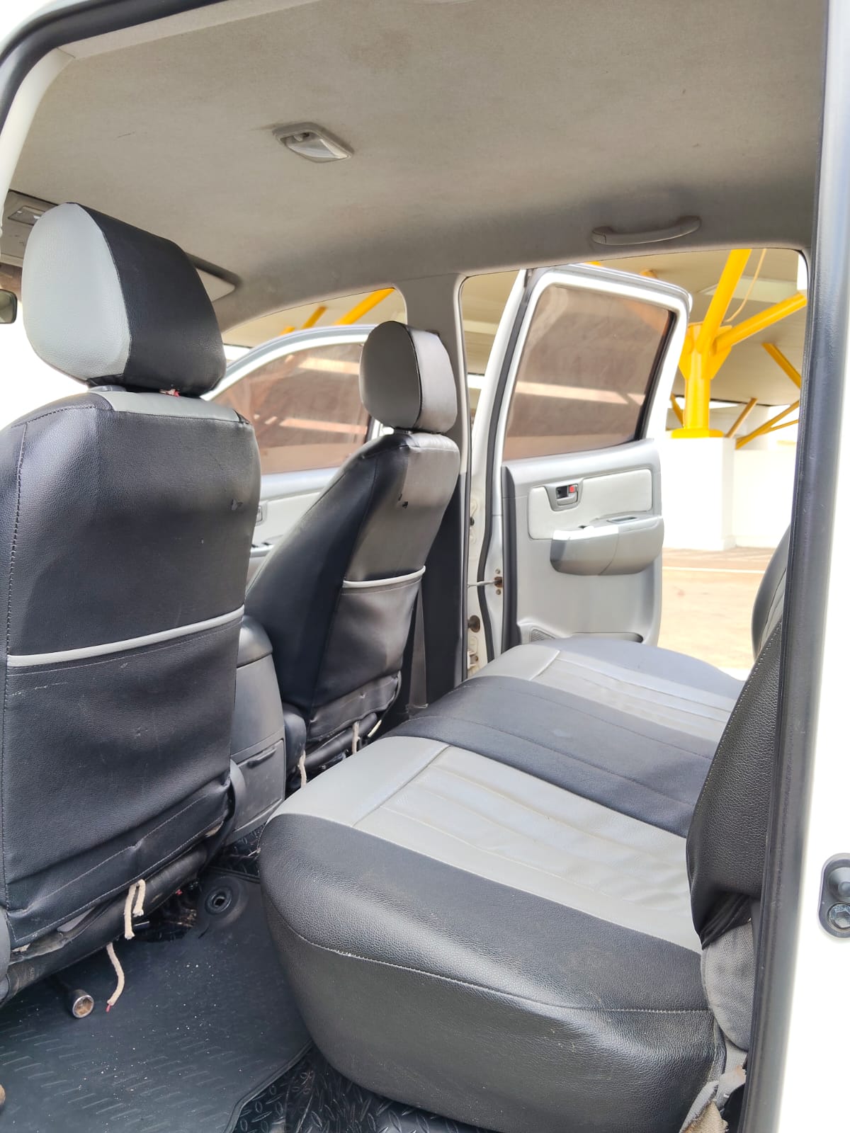 TOYOTA HILLUX - 7