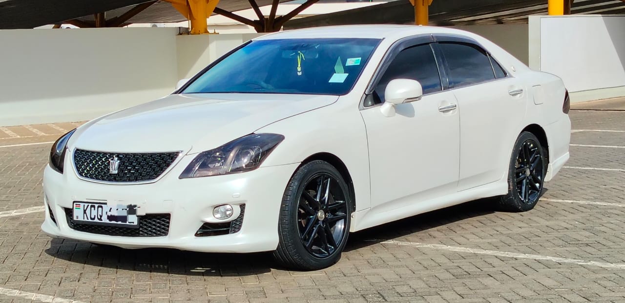 TOYOTA CROWN - 0