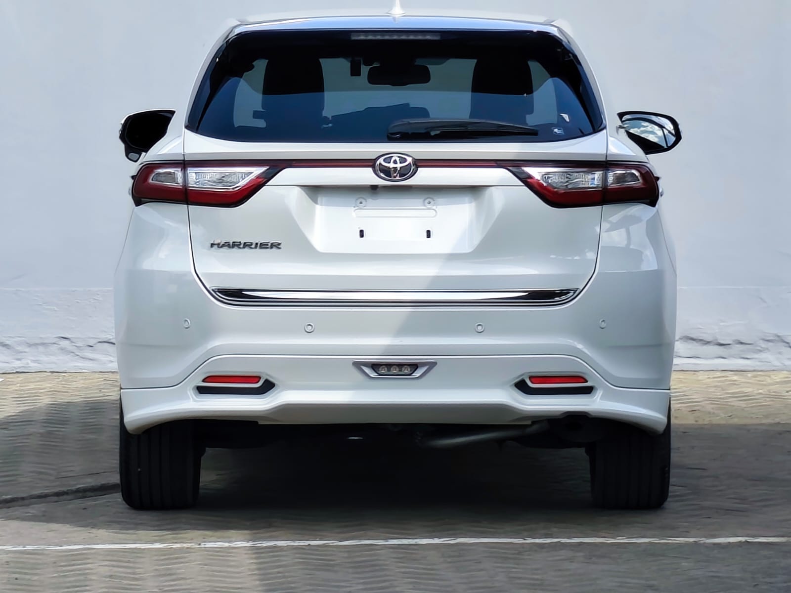 TOYOTA HARRIER - 1