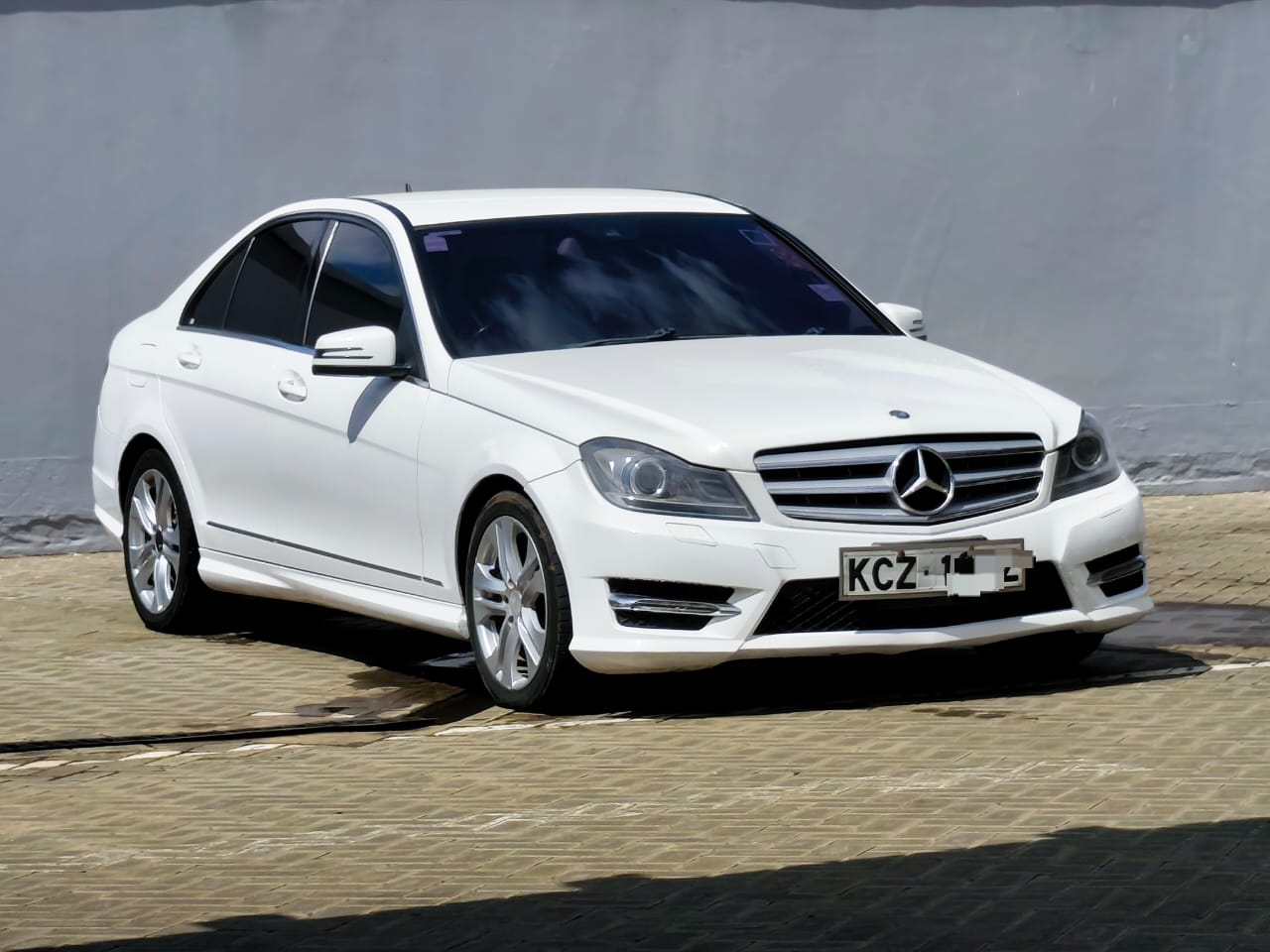 Mercedes-Benz C200 - 1