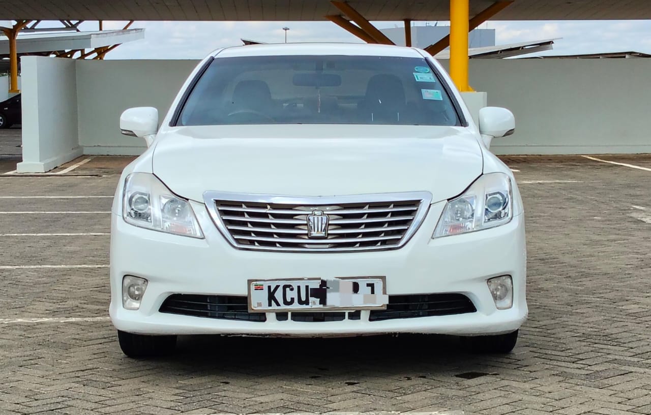 Toyota Crown - 0