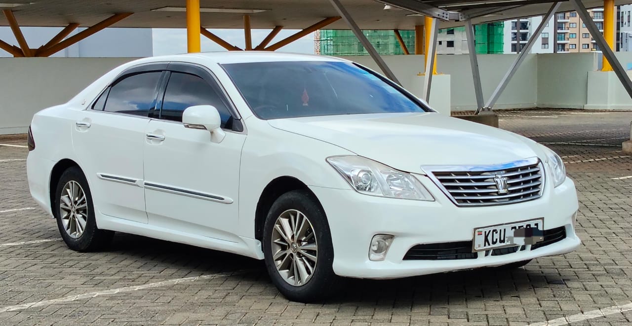 Toyota Crown - 1