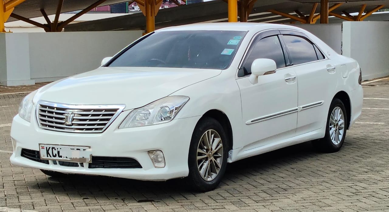 Toyota Crown - 2
