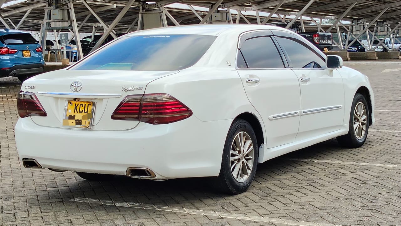 Toyota Crown - 3