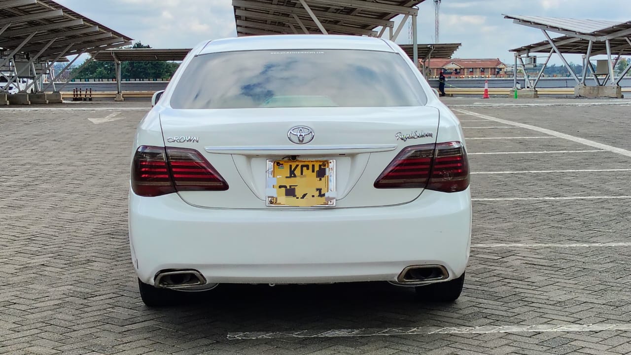 Toyota Crown - 4