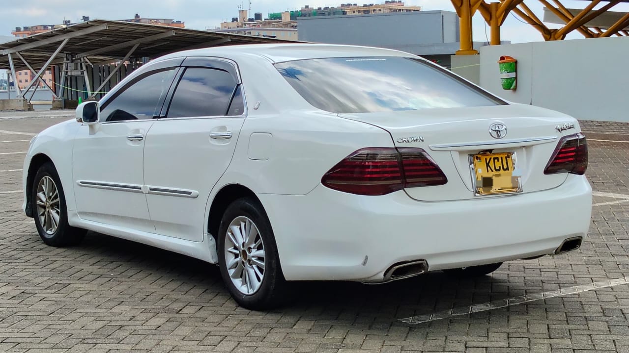 Toyota Crown - 5