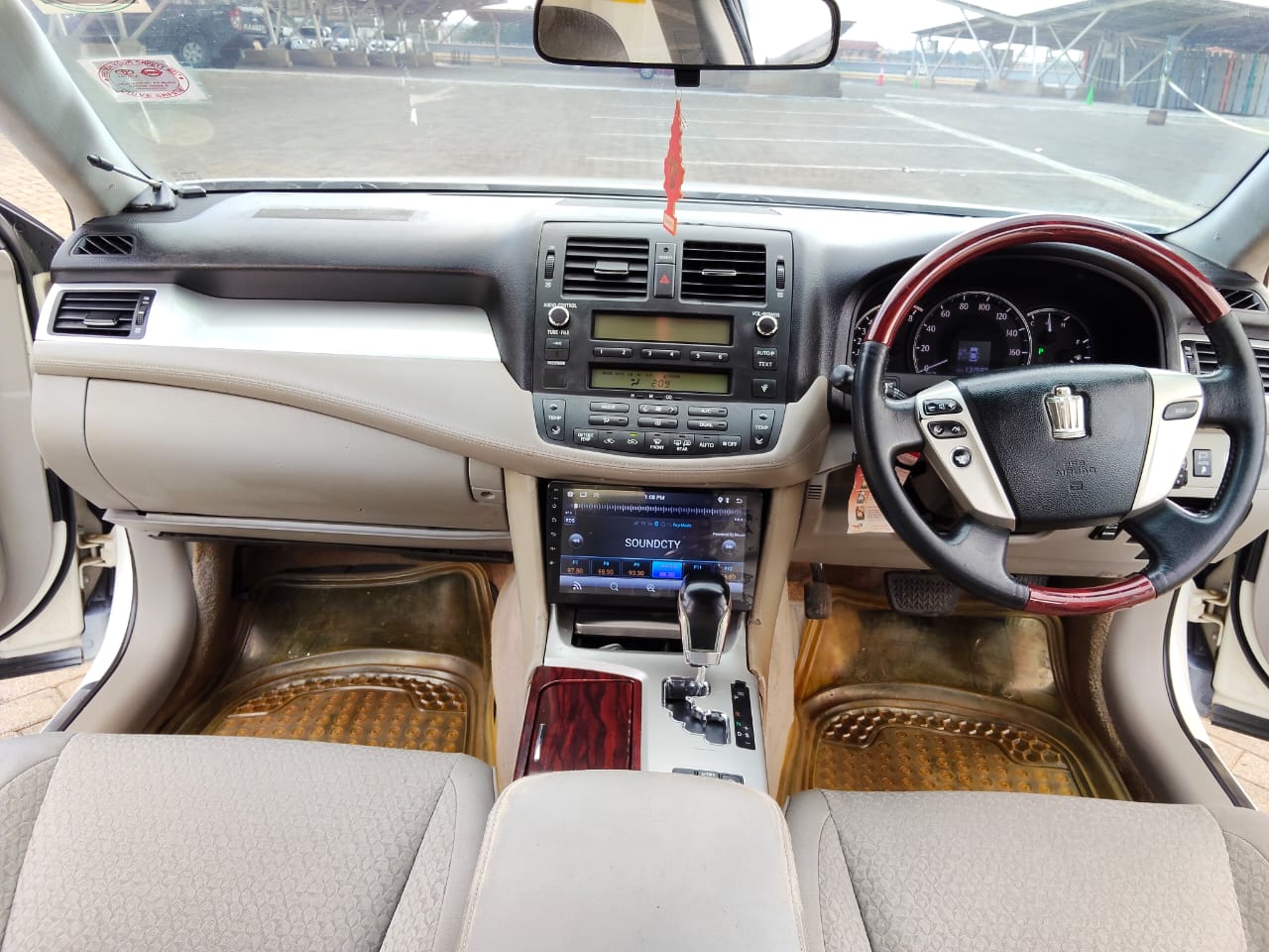 Toyota Crown - 6